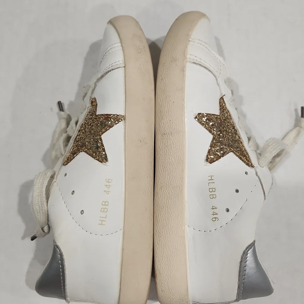Kids White and Gold Glitter Star Sneakers Size 34